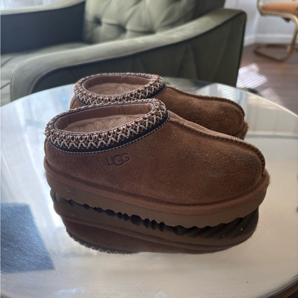 UGG Tasman Kids Slipper in Chestnut Size 10 toddler - Picture 2 of 8